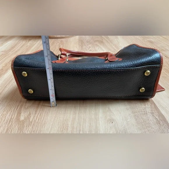 Vintage Leather Liz Claiborne Doctor handbag Purse Pebbled Black Brown trim bag - Picture 7 of 11